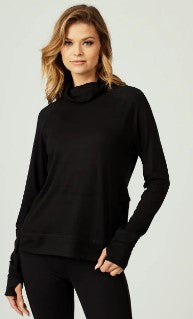 Core Performance Pullover | 7 DIAMONDS