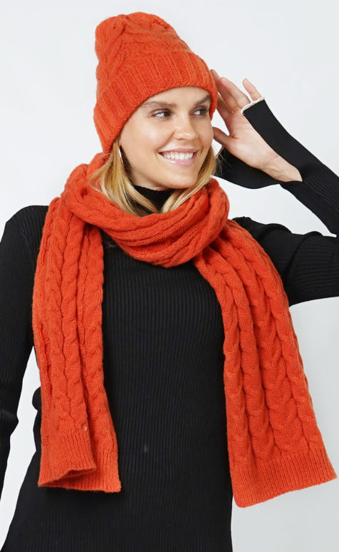 Cable Knit Hat & Scarf Set | LOU & CO