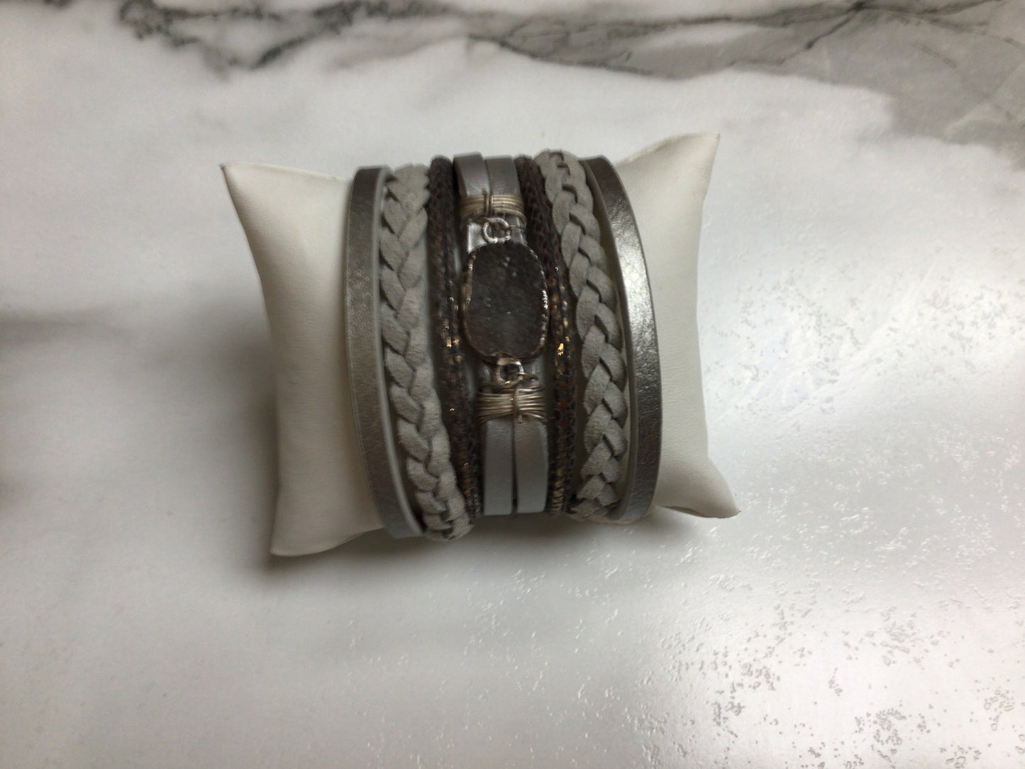 Magnet Stone Bracelet | CAROLINE HILL